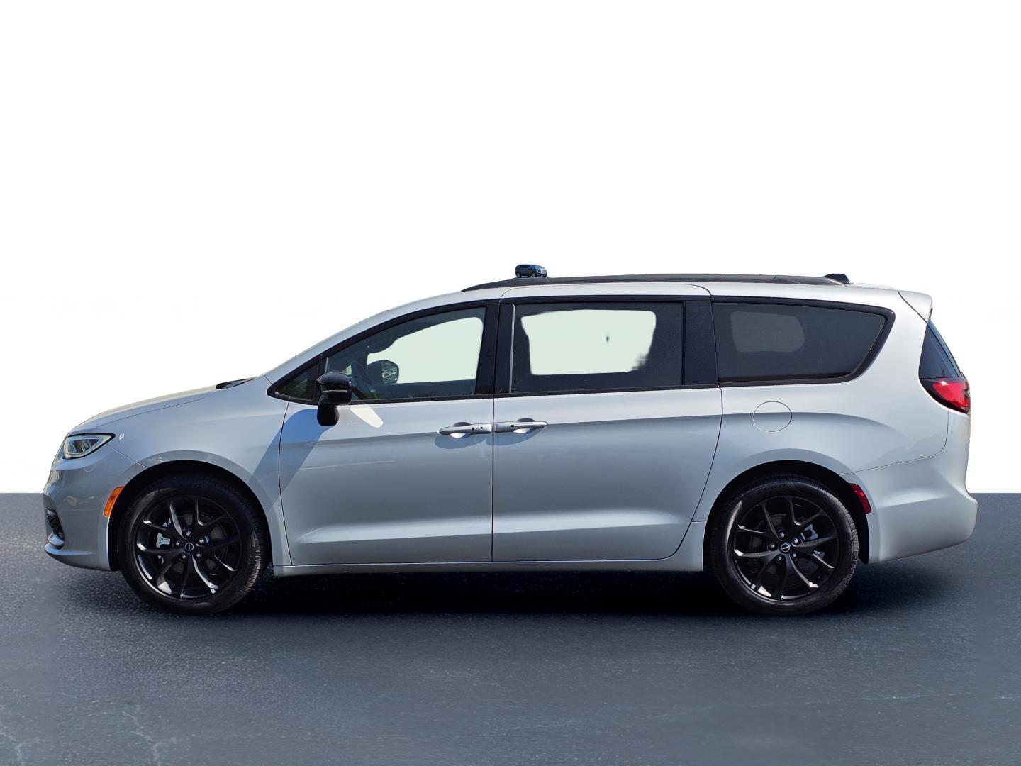 New 2026 Chrysler Pacifica Select w/ S Appearance Package image 14