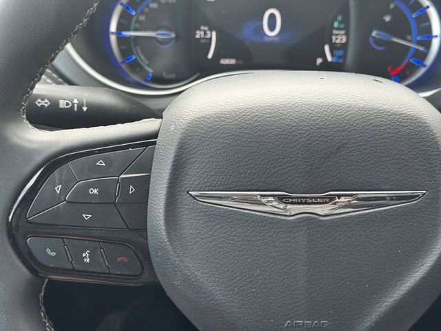Used 2024 Chrysler Pacifica Limited FWD image 26