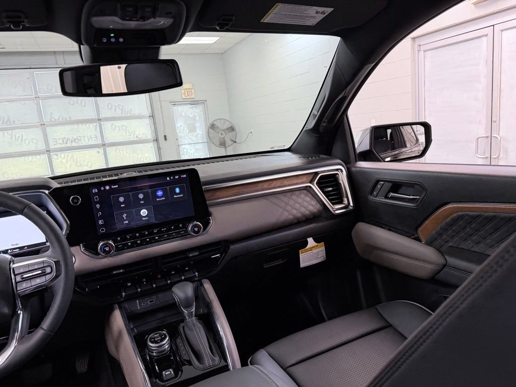 New 2026 GMC Canyon Denali w/ LPO, Denali Black Edition AWD/4WD image 29