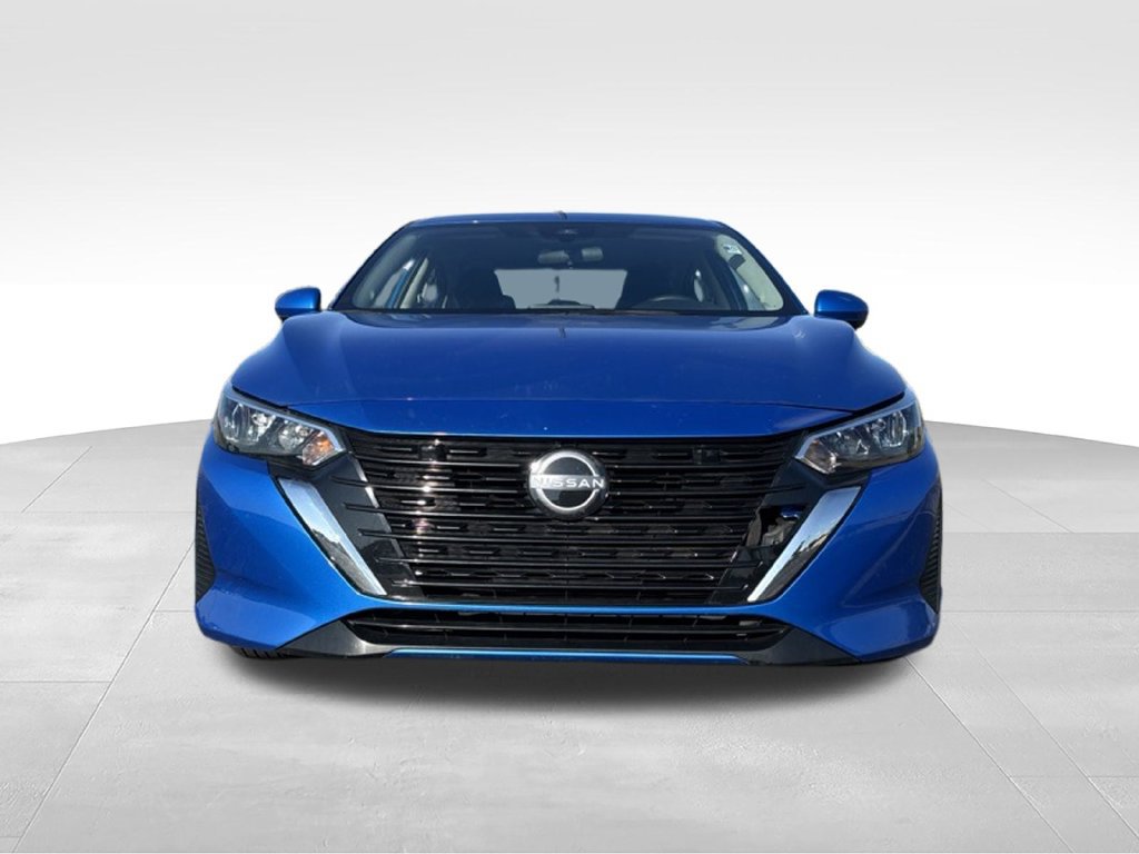 Used 2025 Nissan Sentra SV FWD image 2