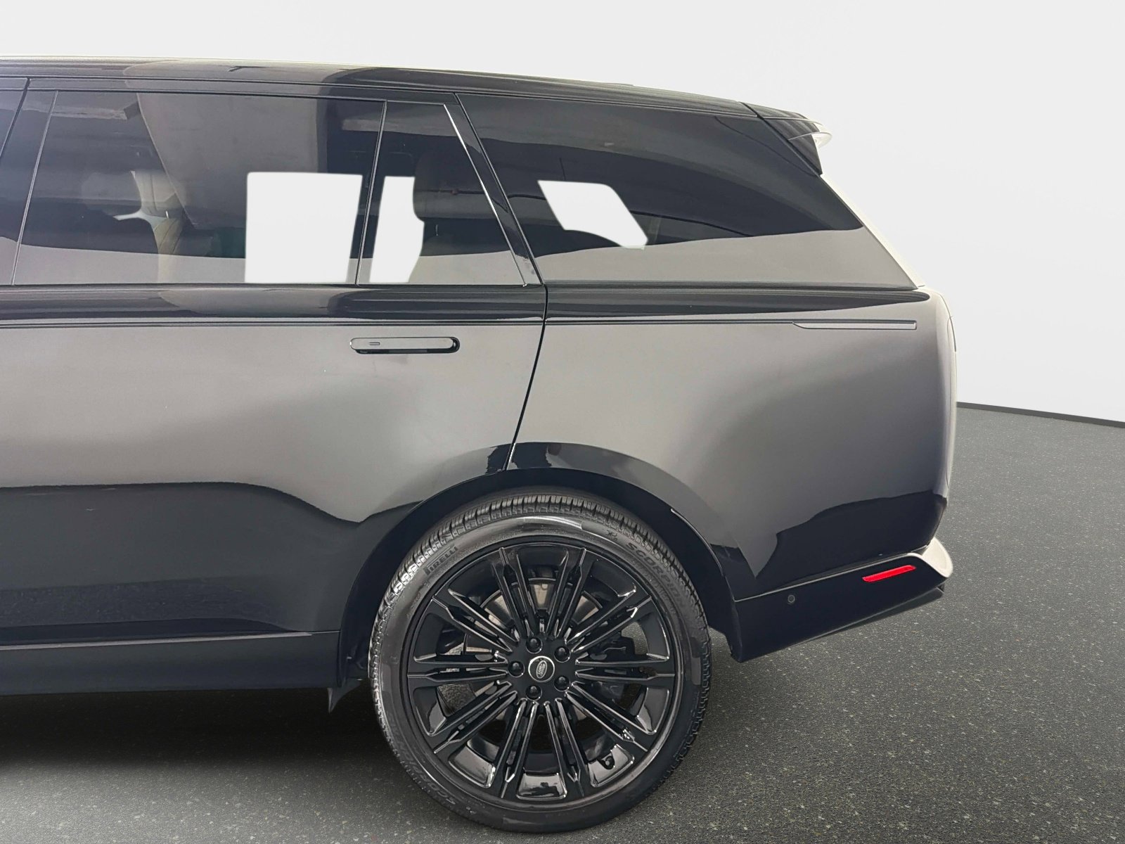 Used 2025 Land Rover Range Rover Long Wheelbase SE image 15