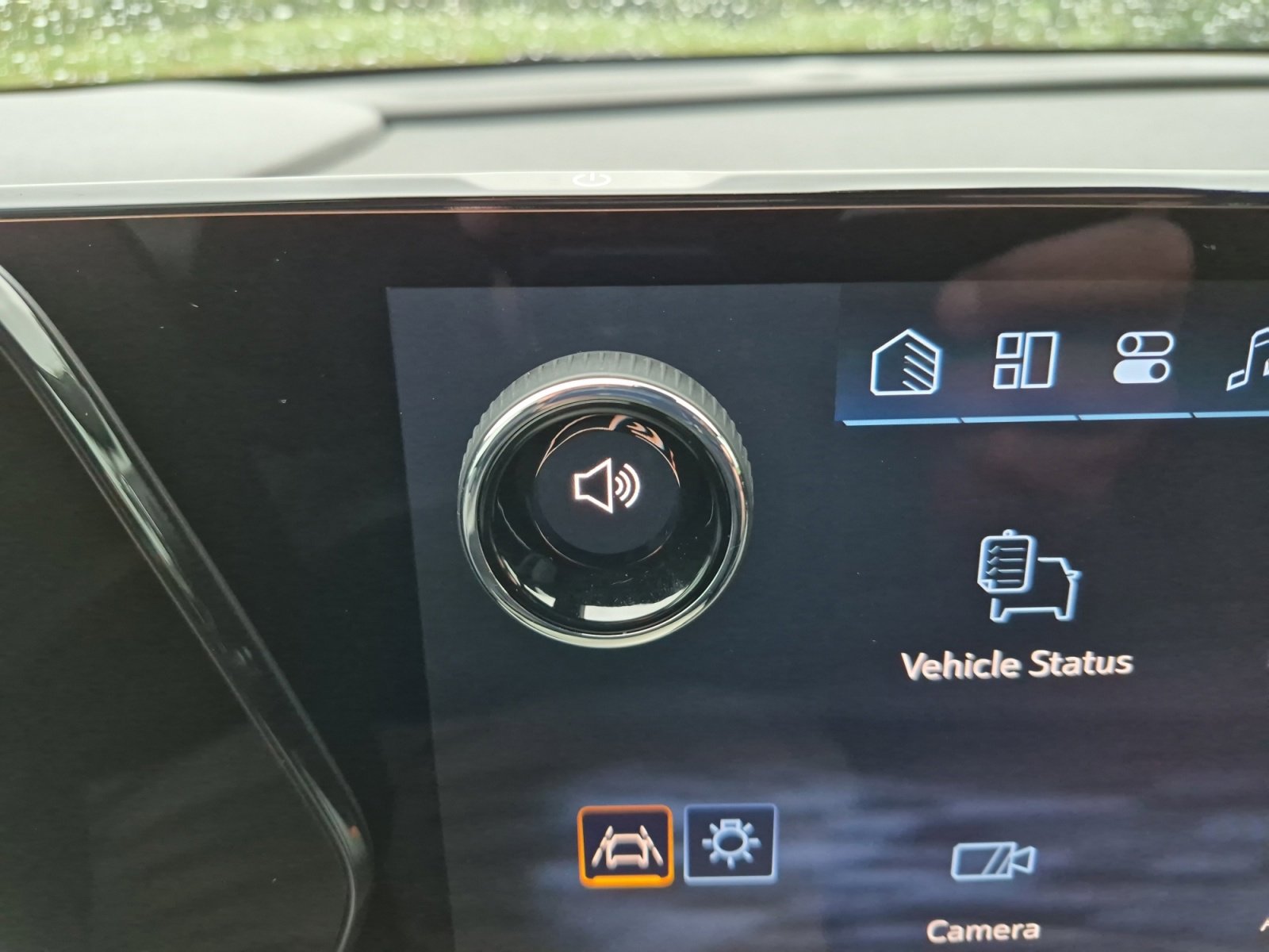 Used 2025 Chevrolet Traverse LT w/ Sun and Wheel Package FWD image 17