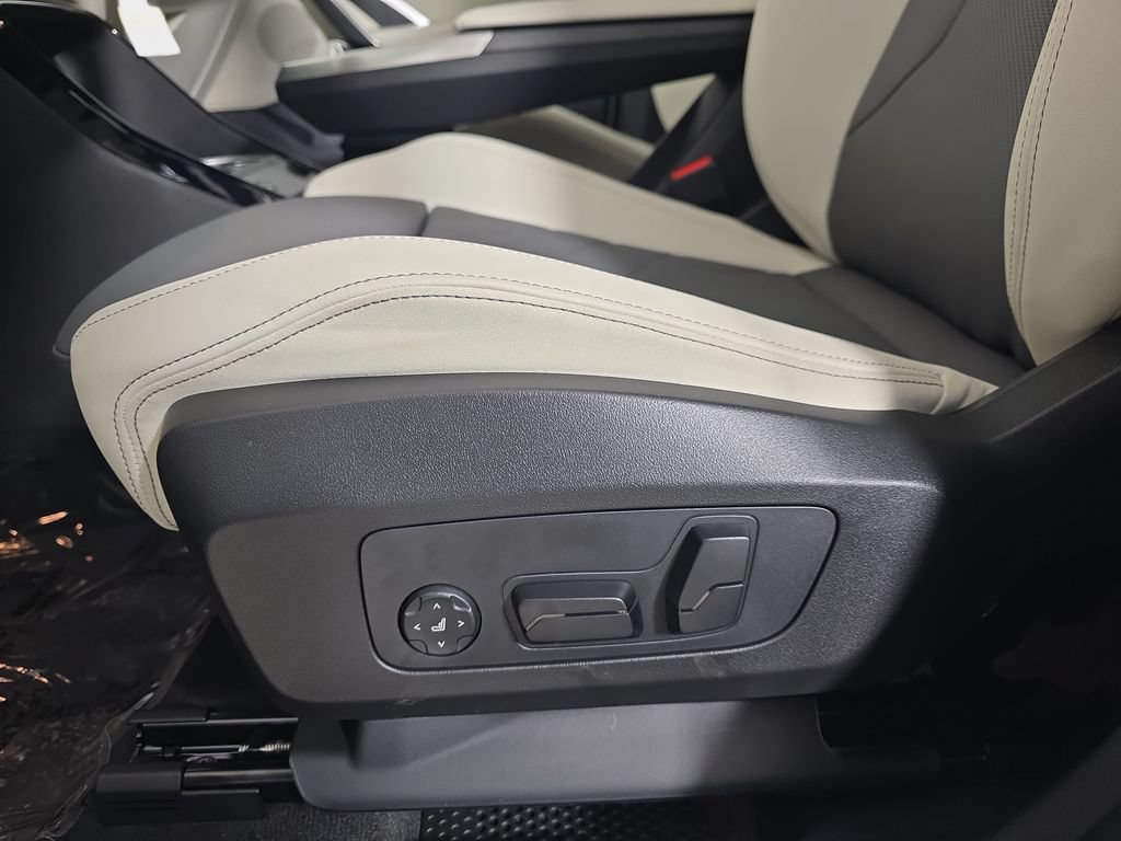 New 2026 BMW X2 xDrive28i w/ Technology Package AWD/4WD image 29