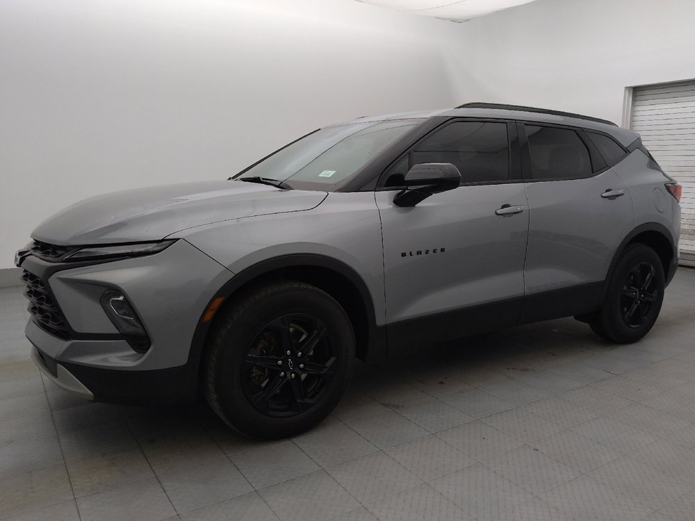 Used 2024 Chevrolet Blazer LT w/ Convenience Package FWD image 2