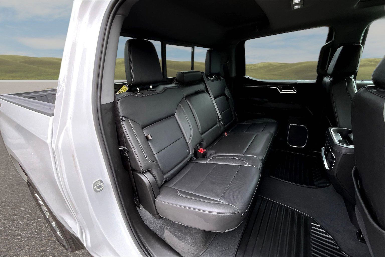 Used 2023 Chevrolet Silverado 1500 LTZ w/ LTZ Convenience Package II AWD/4WD image 17