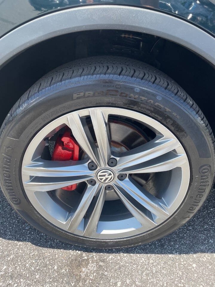 Used 2018 Volkswagen Tiguan SEL w/ R-Line Package FWD image 23