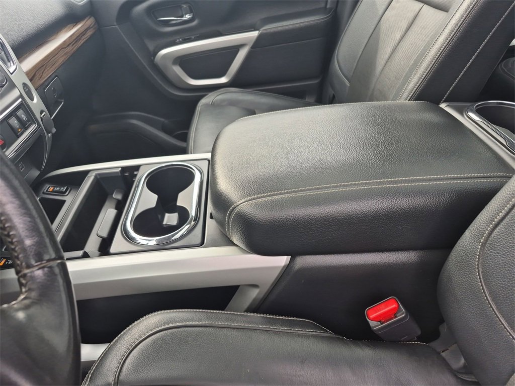 Used 2021 Nissan Titan SL w/ Moonroof Package image 27