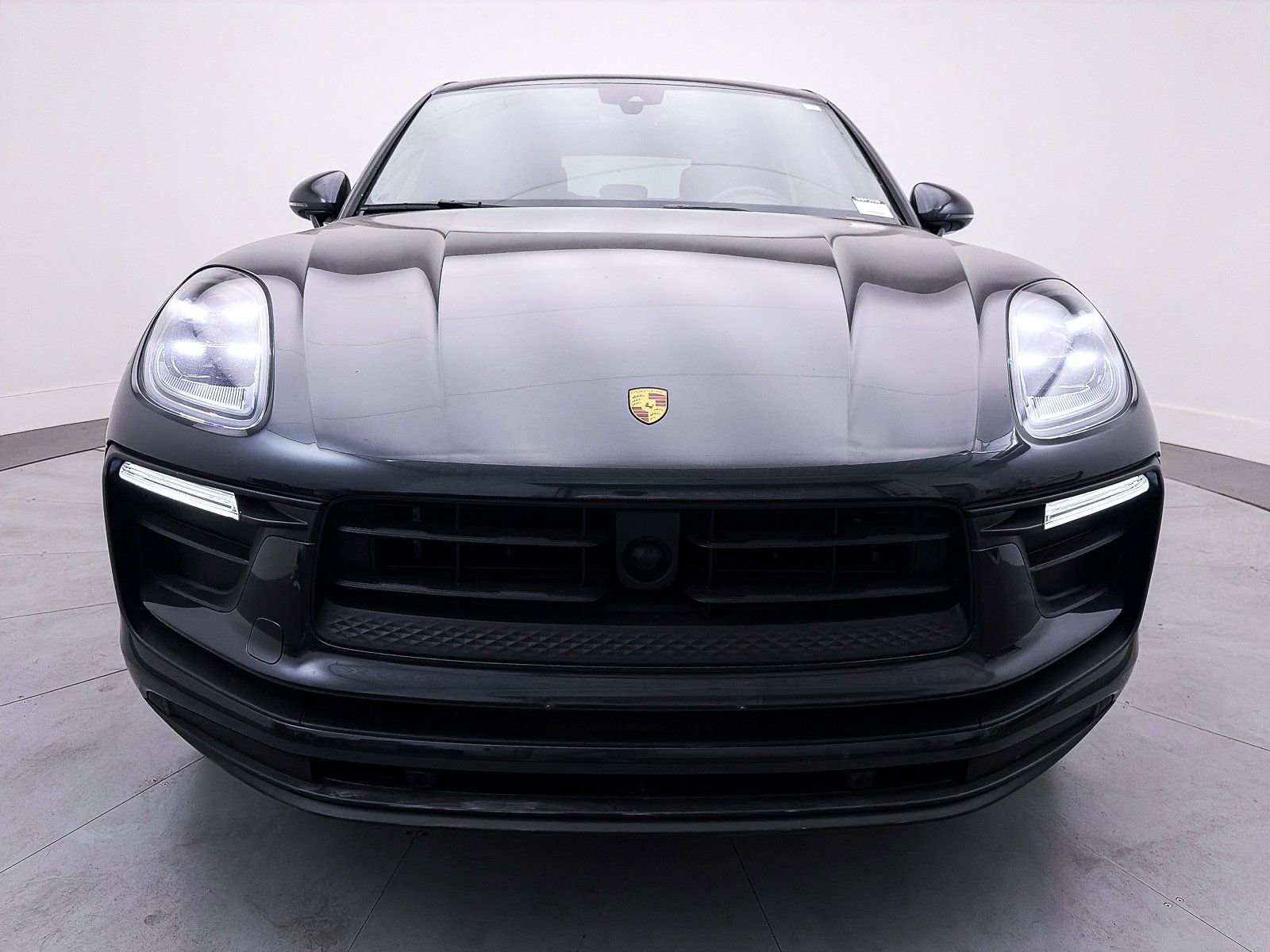 Used 2024 Porsche Macan image 13