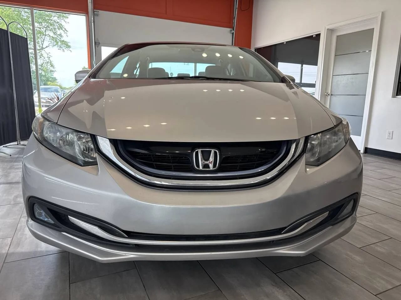 Used 2015 Honda Civic Hybrid Sedan image 2