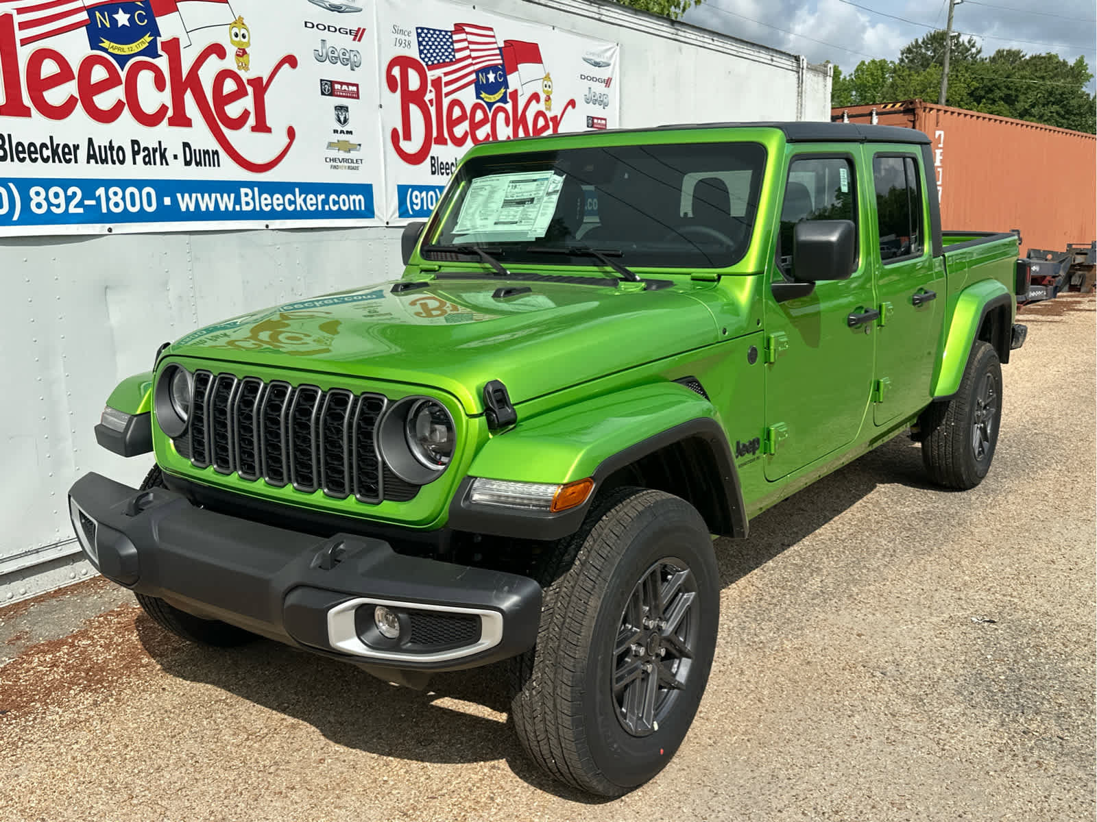 New 2025 Jeep Gladiator Sport image 6