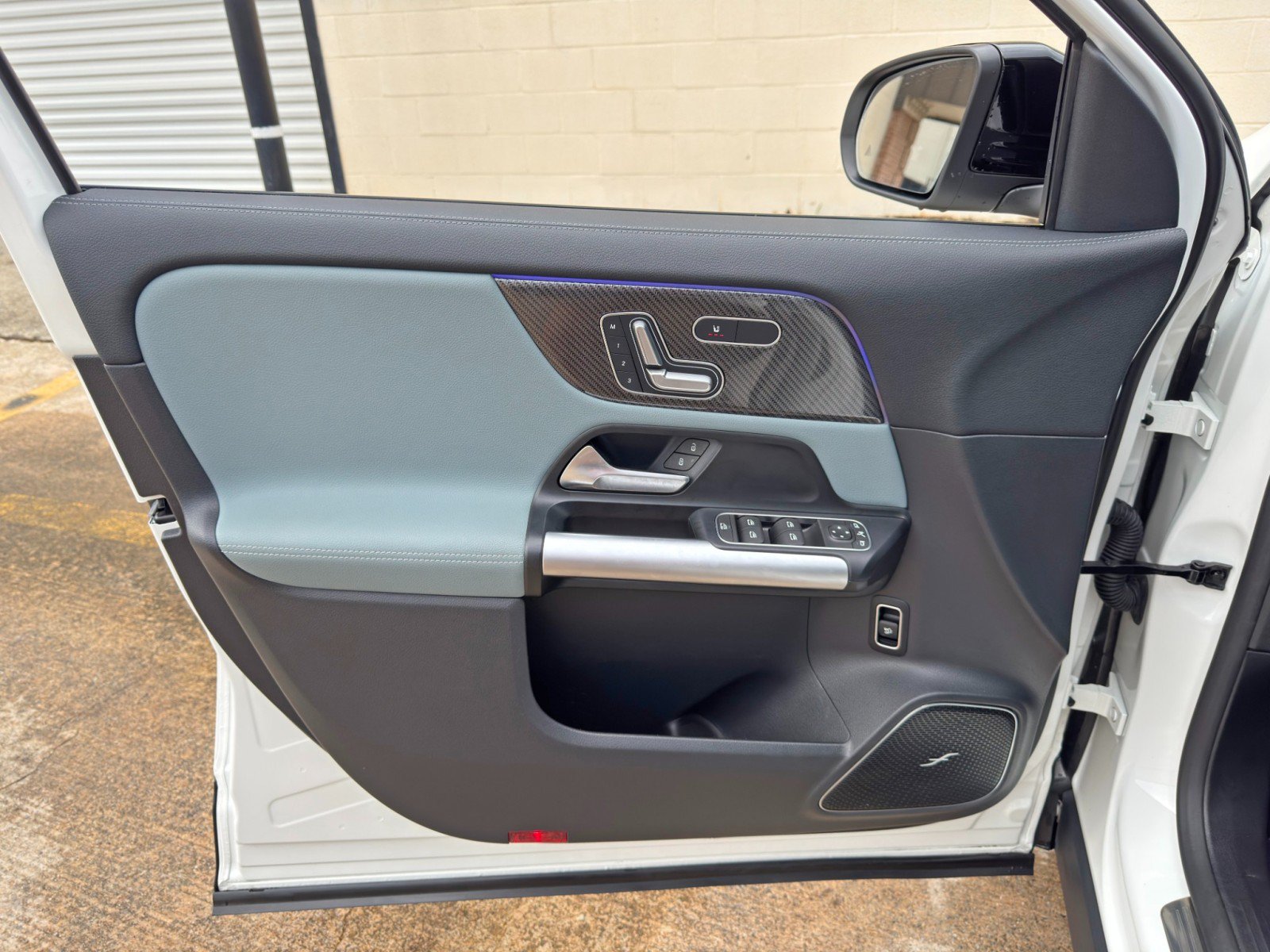 Used 2025 Mercedes-Benz GLA 35 AMG 4MATIC w/ AMG Aerodynamics Package image 46
