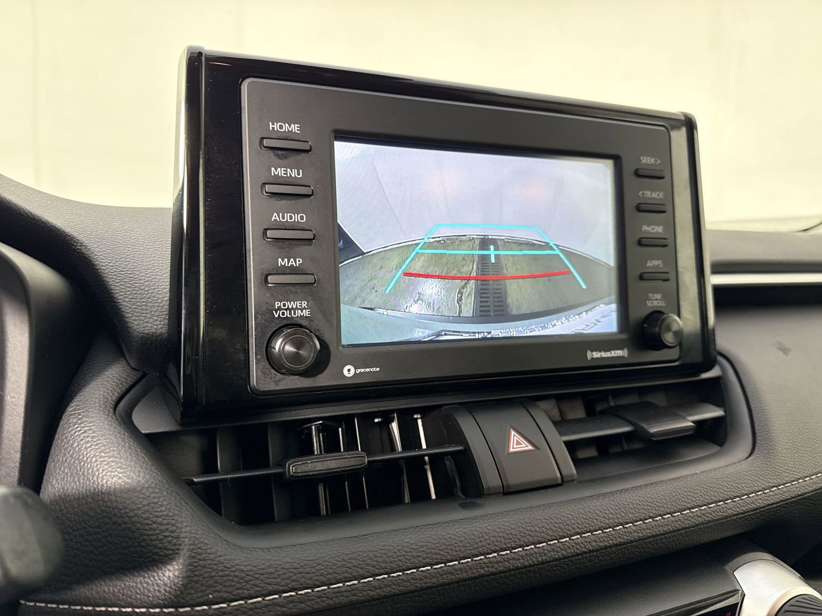 Used 2021 Toyota RAV4 XLE AWD/4WD image 7