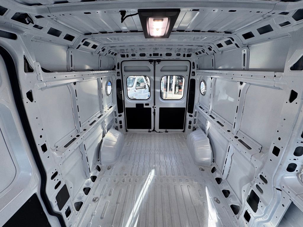 Used 2025 RAM ProMaster 2500 w/ Convenience Group FWD image 11