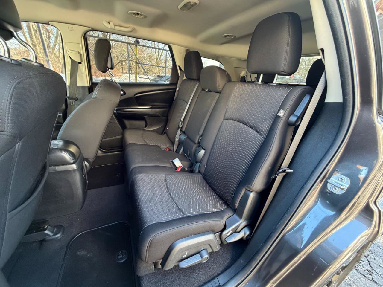 Used 2019 Dodge Journey SE w/ Connectivity Group FWD image 27
