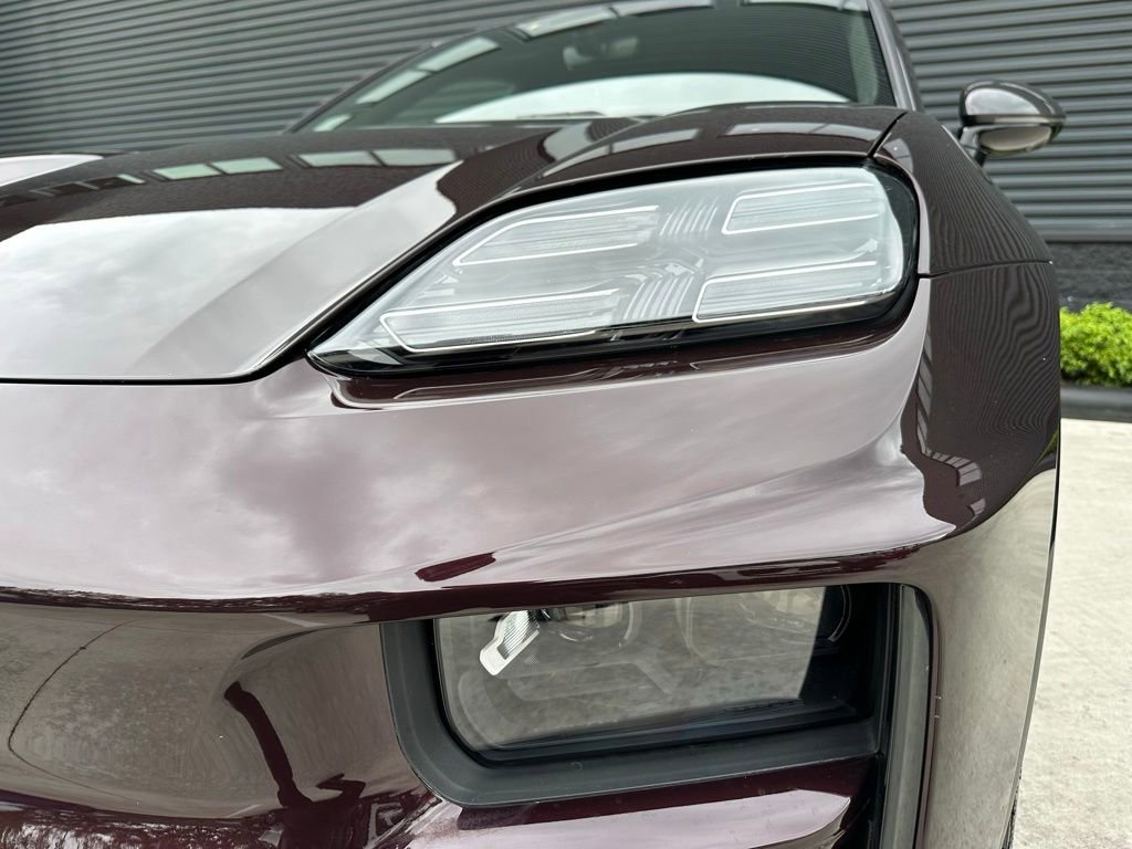 Certified 2024 Porsche Macan Turbo Electric w/ Premium Package AWD/4WD image 9