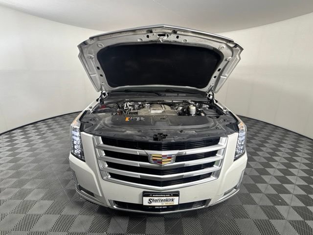 Used 2017 Cadillac Escalade ESV Luxury AWD/4WD image 46