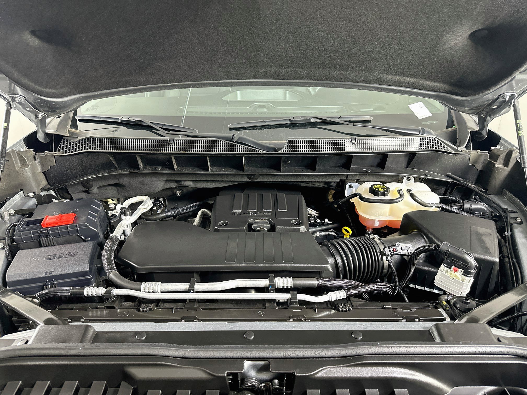Used 2025 Chevrolet Silverado 1500 Custom w/ Turbomax Blackout Package AWD/4WD image 32
