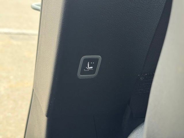 New 2026 Chrysler Pacifica Select image 35