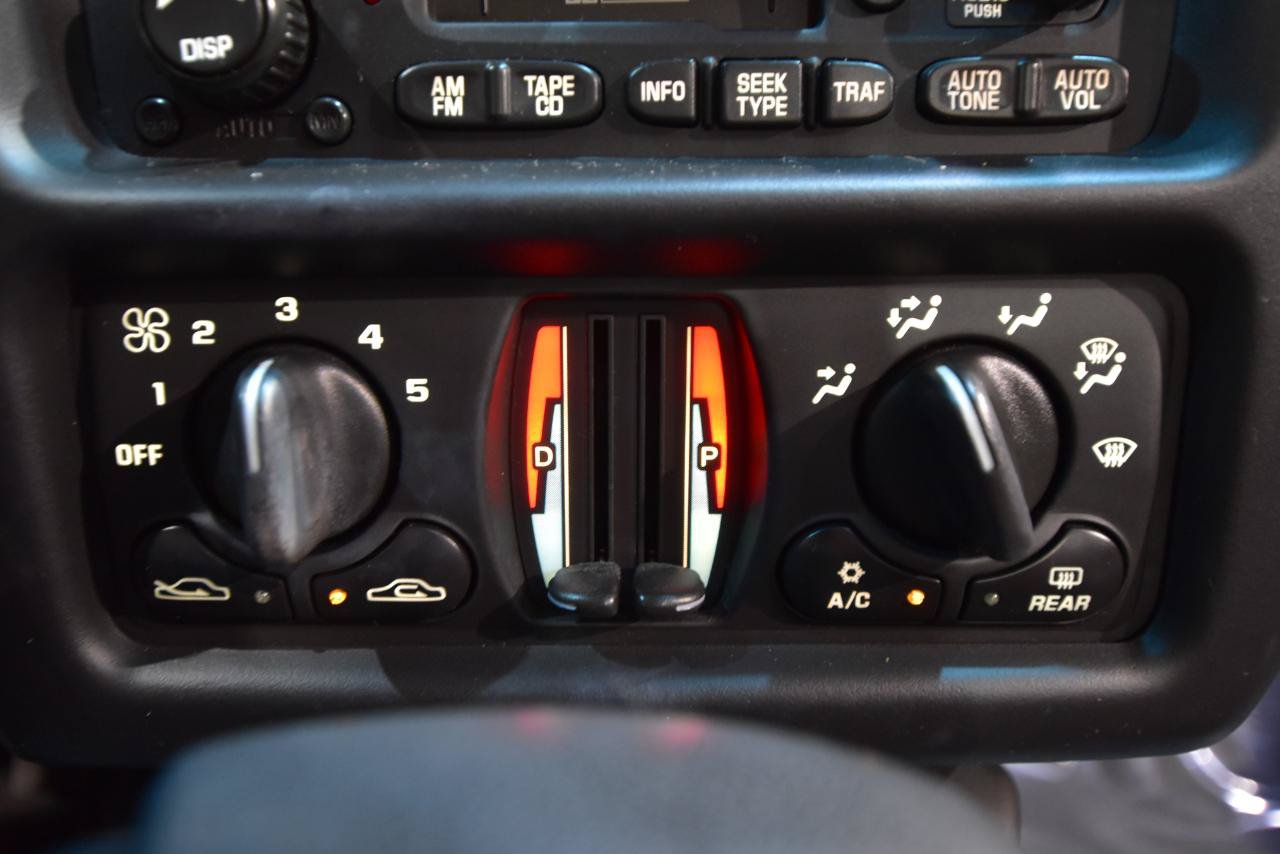 Used 2001 Chevrolet Monte Carlo SS w/ Preferred Equipment Group FWD image 20