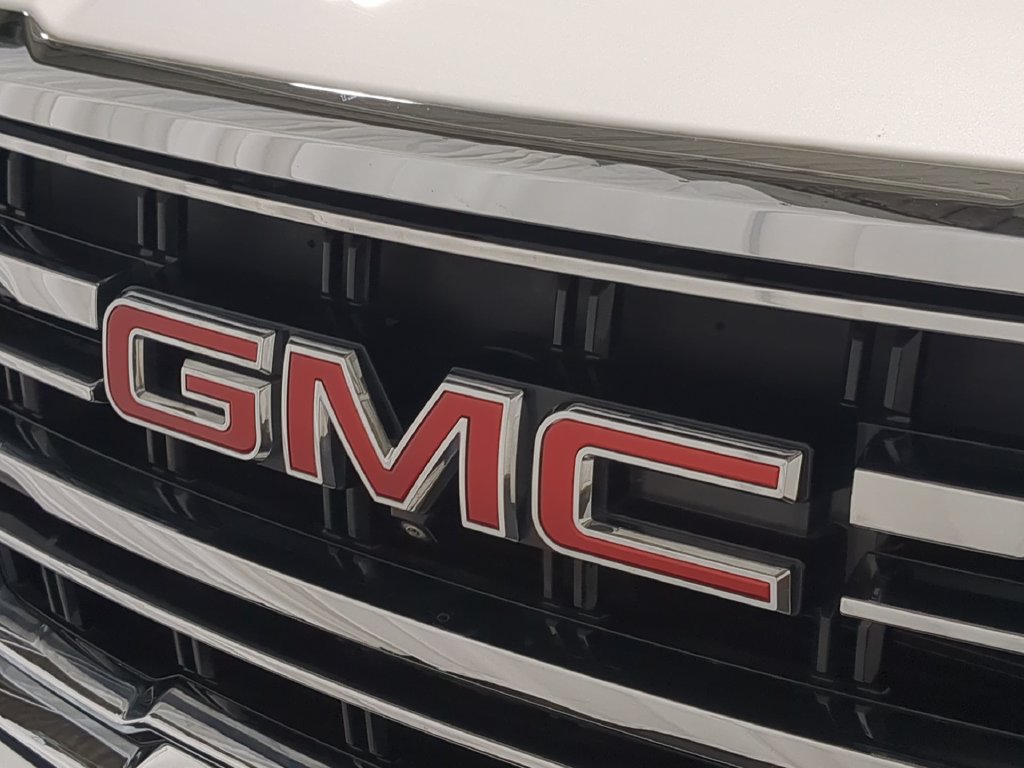 Used 2024 GMC Yukon XL SLT w/ SLT Luxury Package AWD/4WD image 12