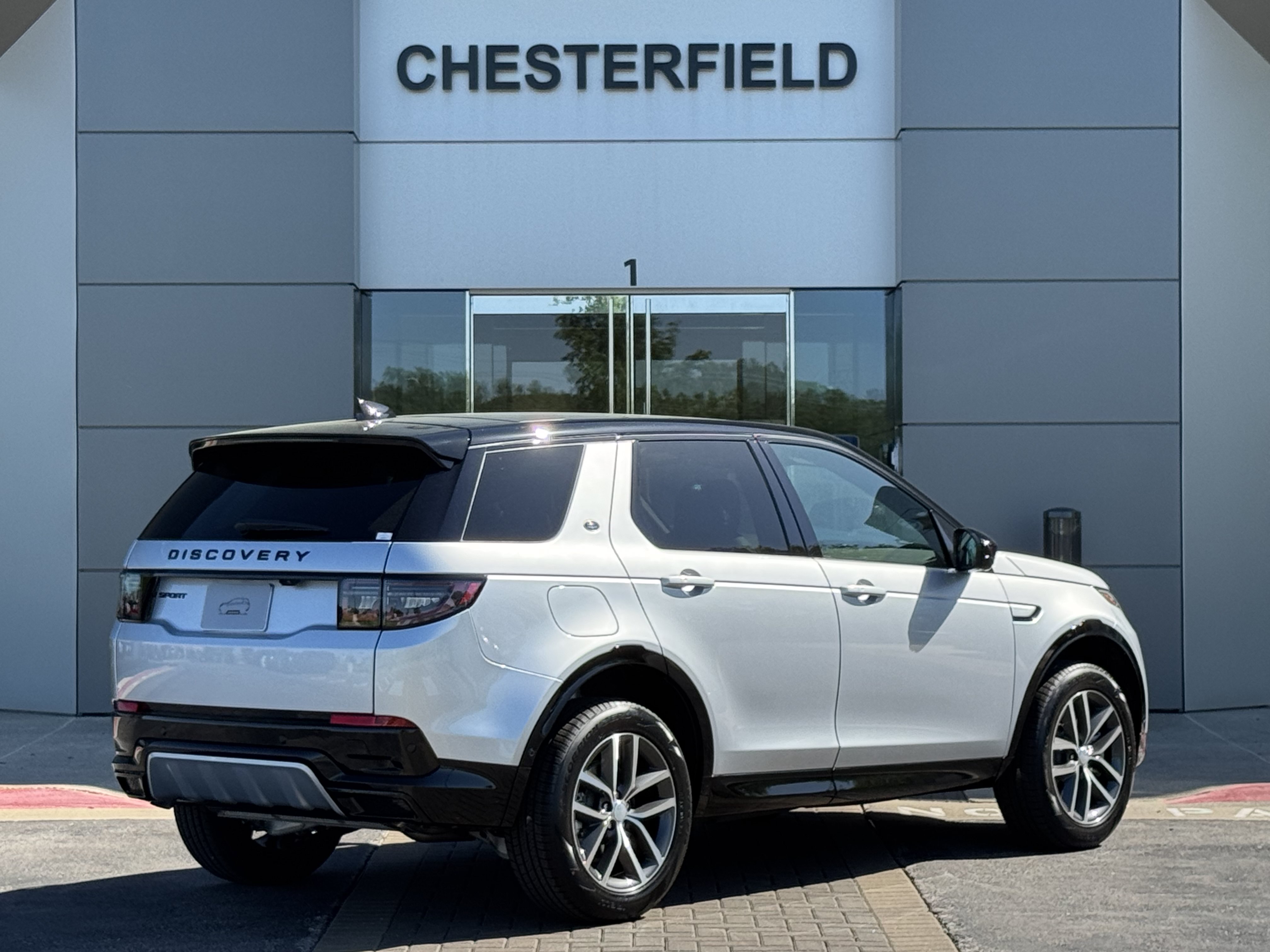 New 2026 Land Rover Discovery Sport Landmark AWD/4WD image 2