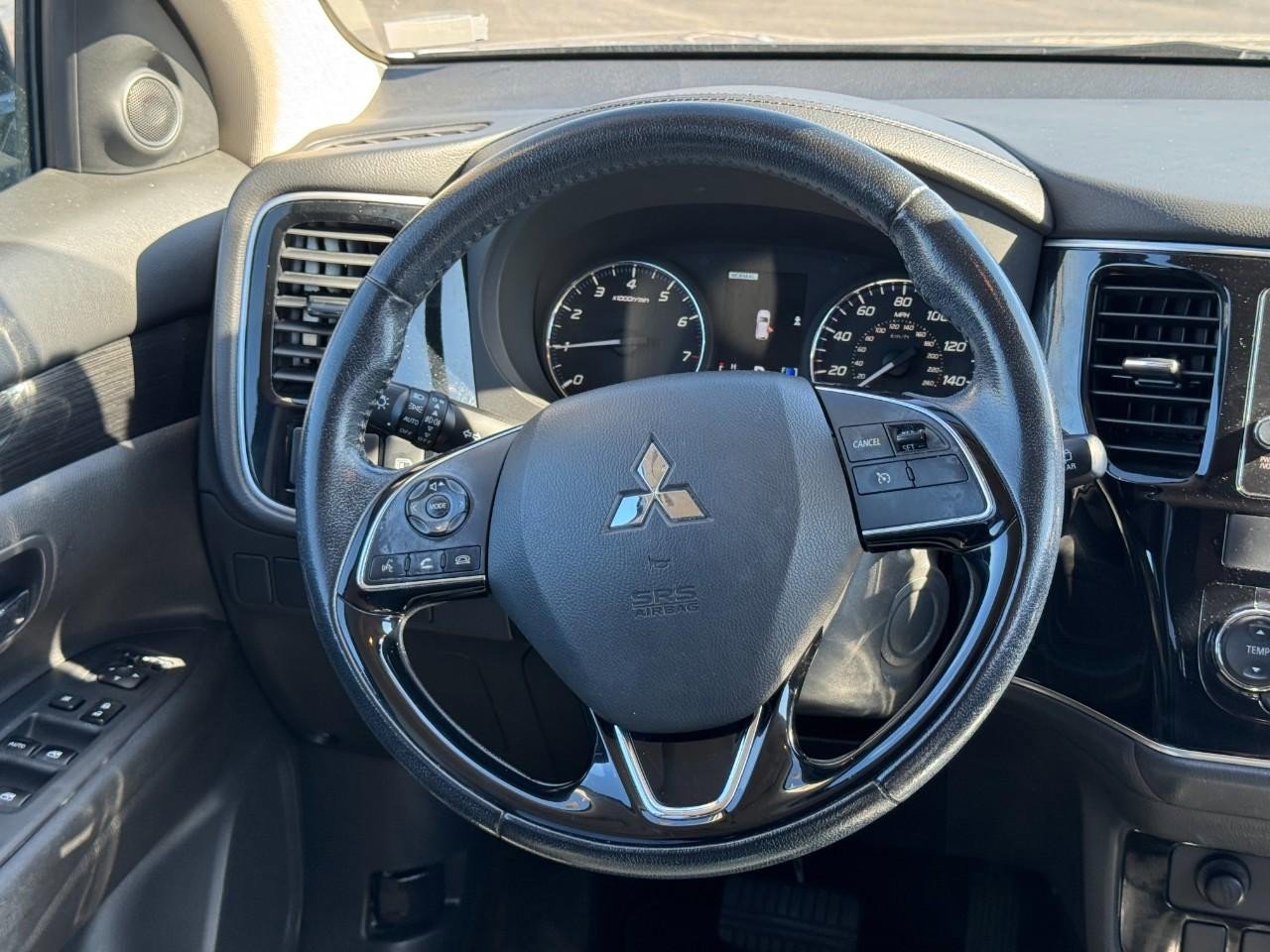 Used 2017 Mitsubishi Outlander SEL image 12