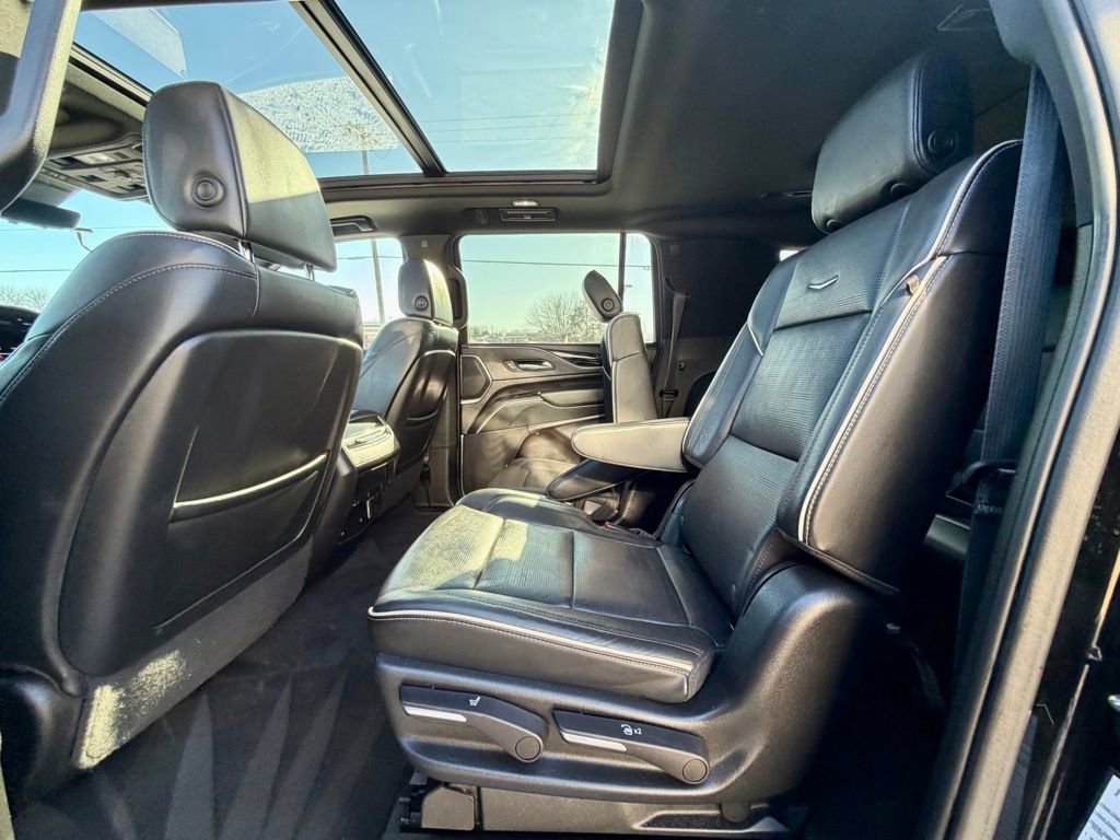 Used 2023 Cadillac Escalade ESV Sport image 18
