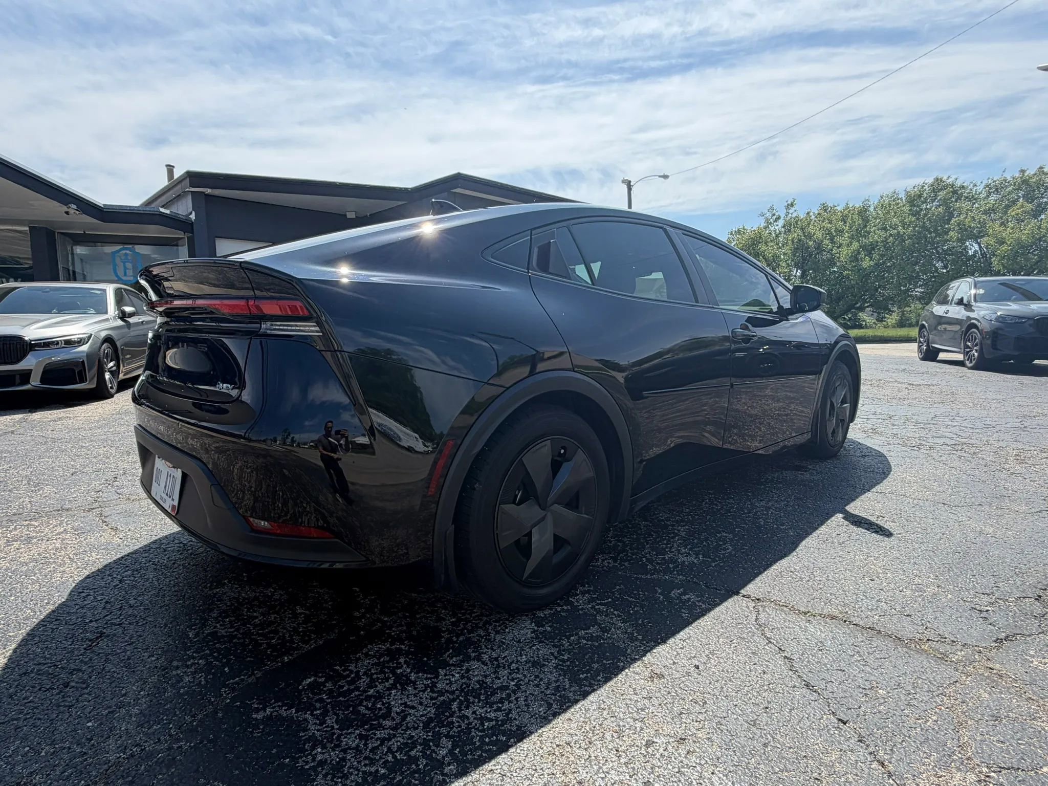 Used 2024 Toyota Prius LE FWD image 9