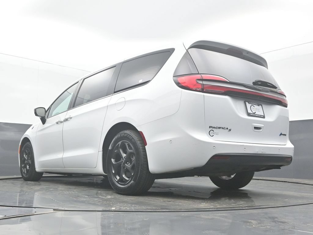 Used 2024 Chrysler Pacifica Limited FWD image 54