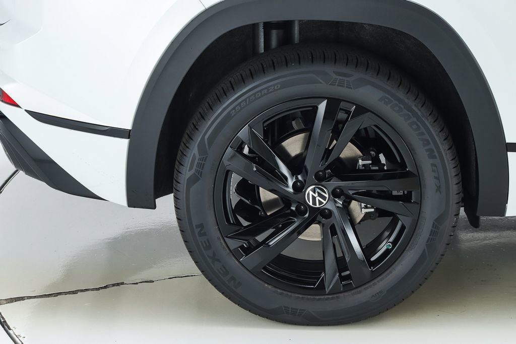 New 2026 Volkswagen Atlas Cross Sport SEL R-Line image 13