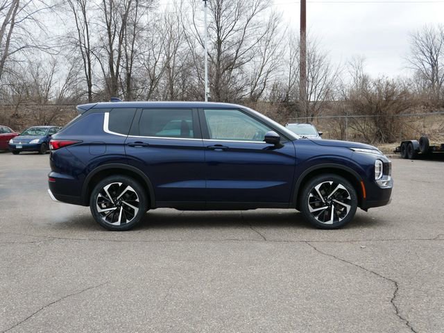 Used 2023 Mitsubishi Outlander SE image 6