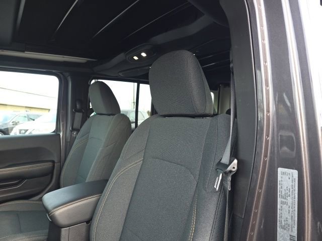 Used 2025 Jeep Wrangler Unlimited Sahara w/ Safety Group image 12