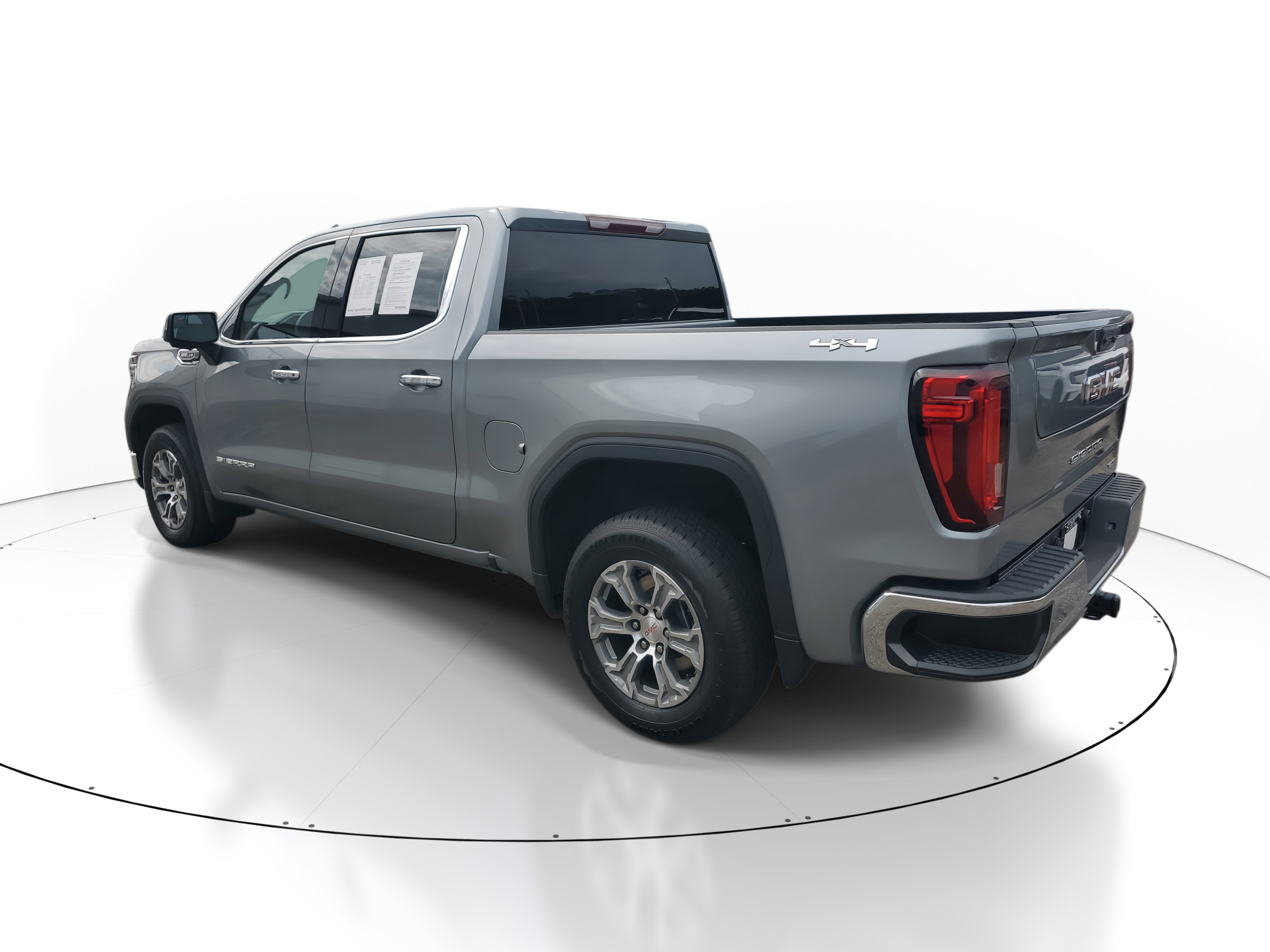 Used 2024 GMC Sierra 1500 SLT image 4