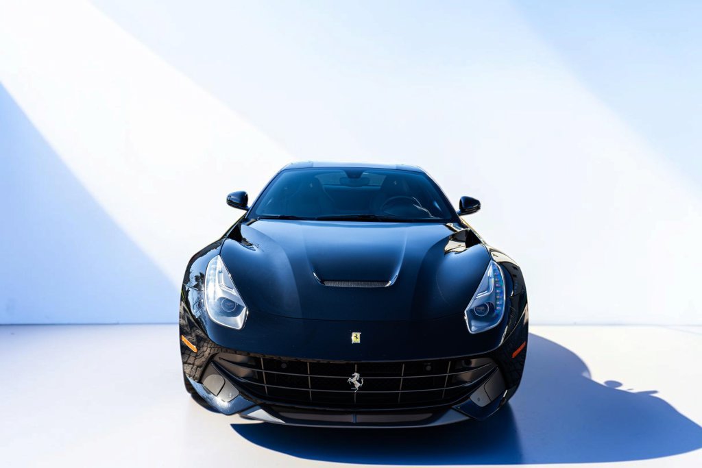 Used 2014 Ferrari F12 Berlinetta RWD image 15