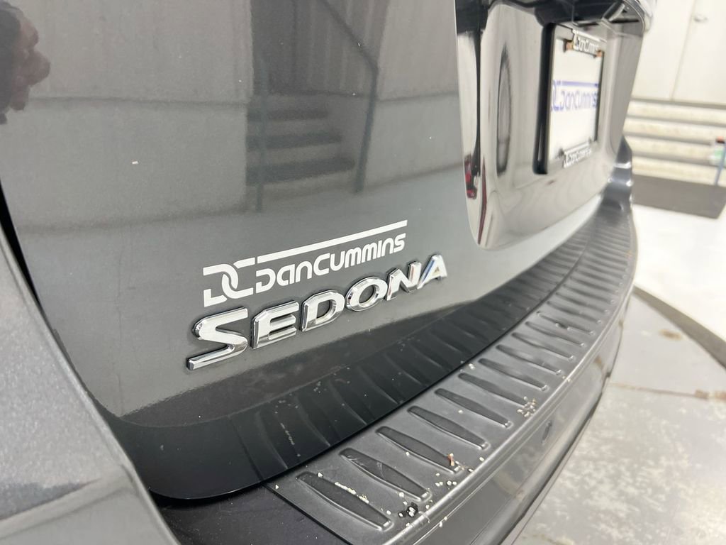 Used 2016 Kia Sedona LX w/ LX Convenience Package image 21