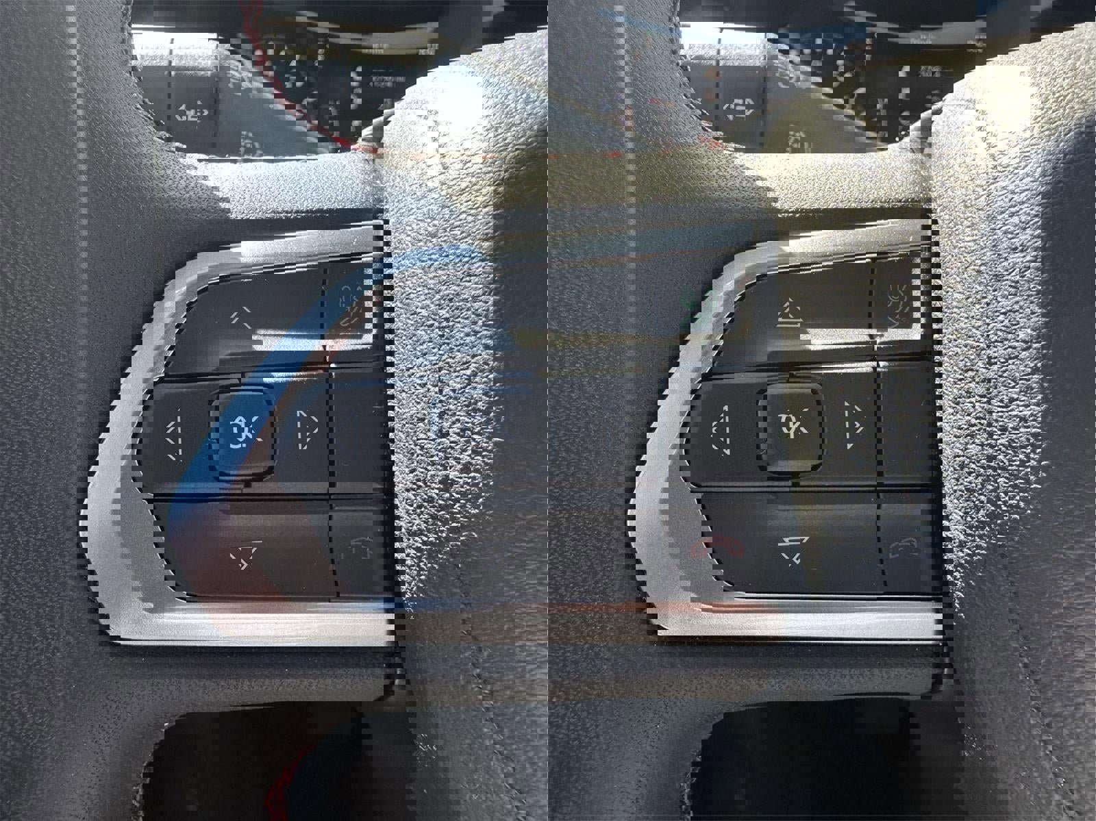 Used 2025 Jeep Compass Trailhawk image 19