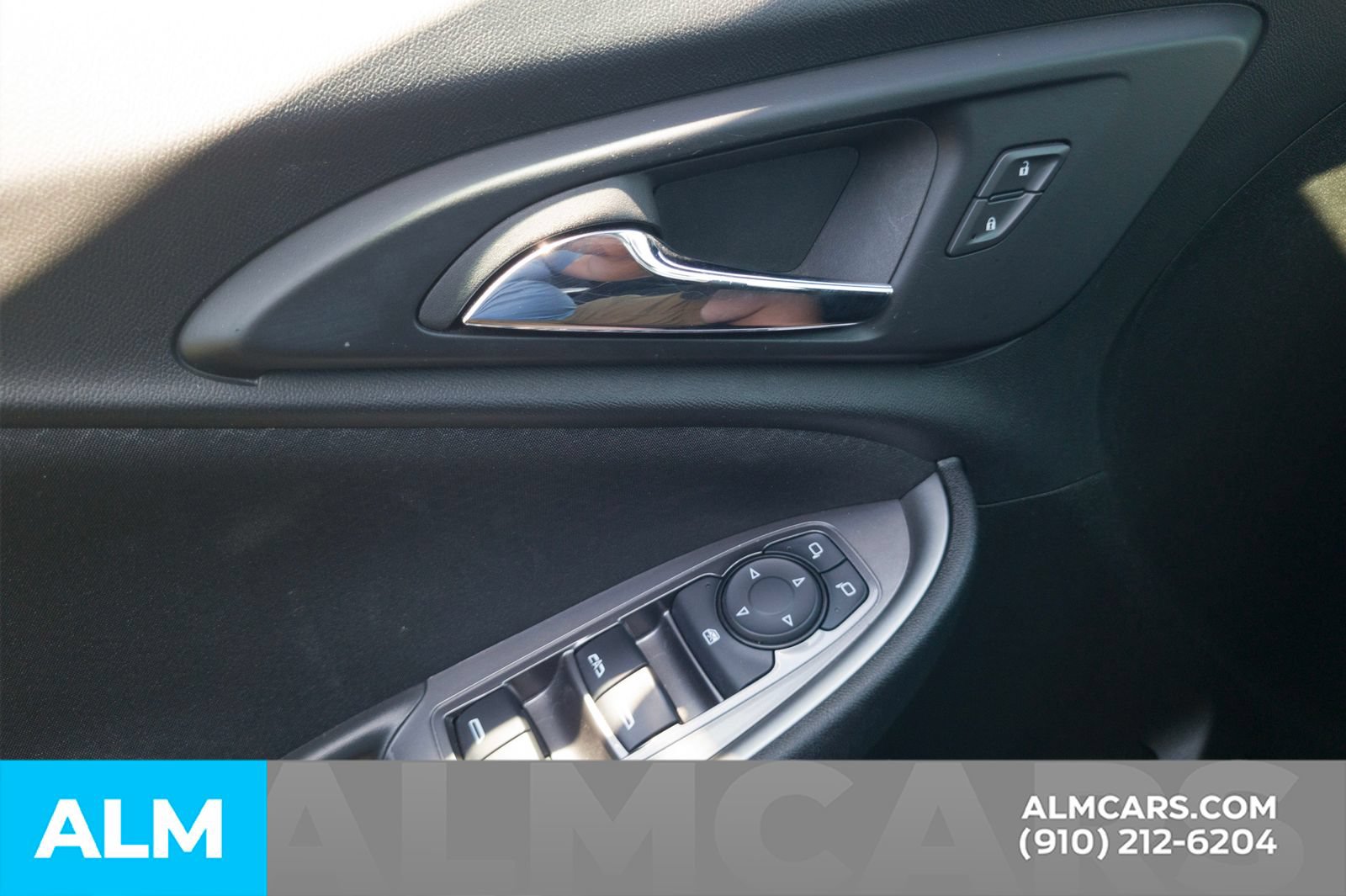 Used 2023 Chevrolet Malibu LT FWD image 17