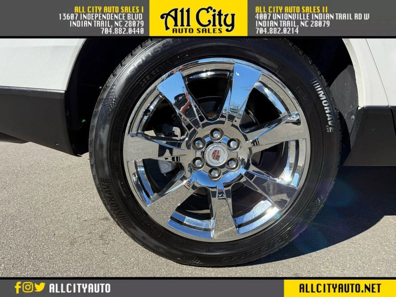 Used 2010 Cadillac SRX Premium image 31