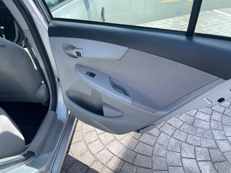 Used 2013 Toyota Corolla L image 36