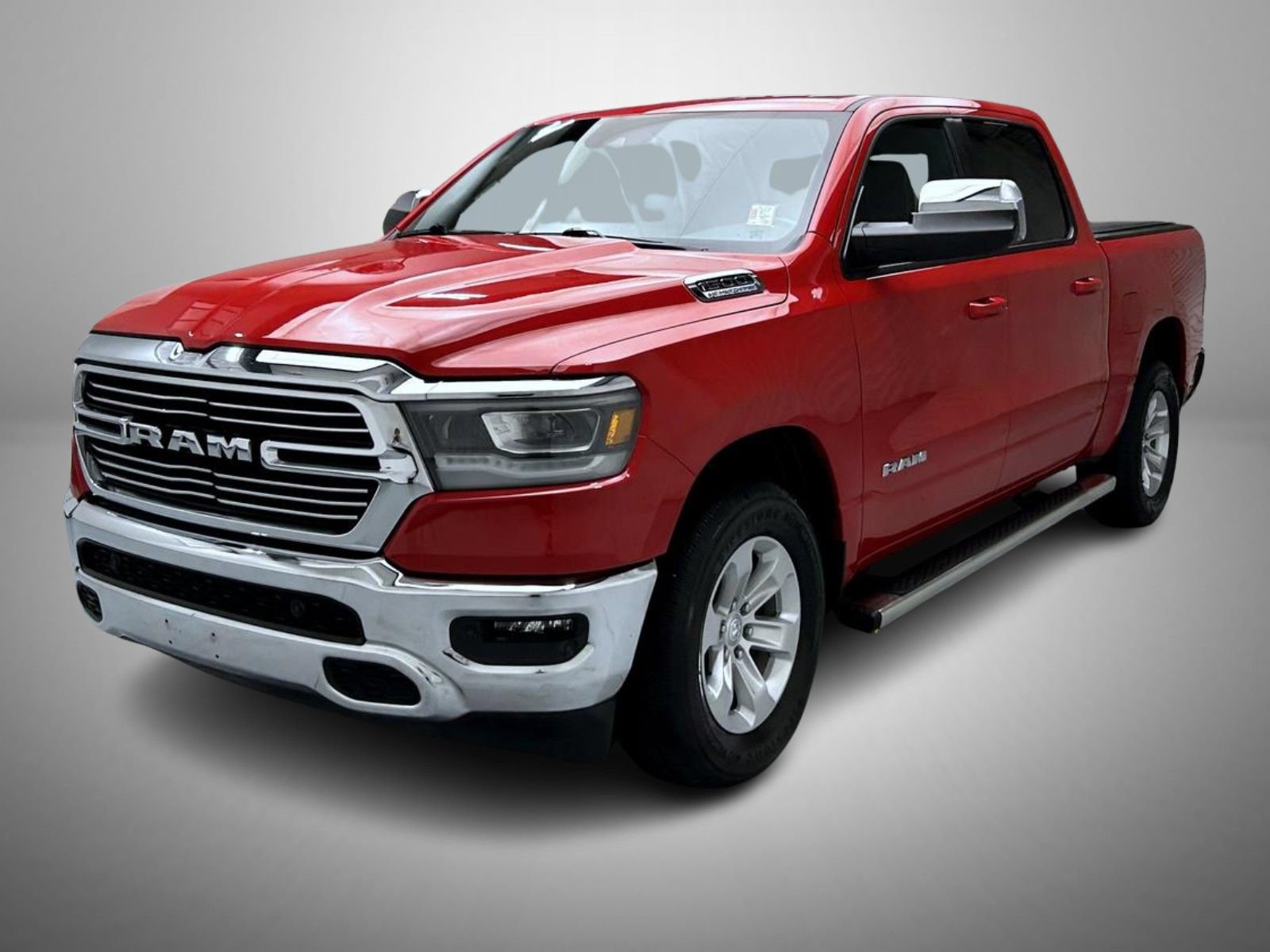 Used 2023 RAM 1500 Laramie AWD/4WD image 1