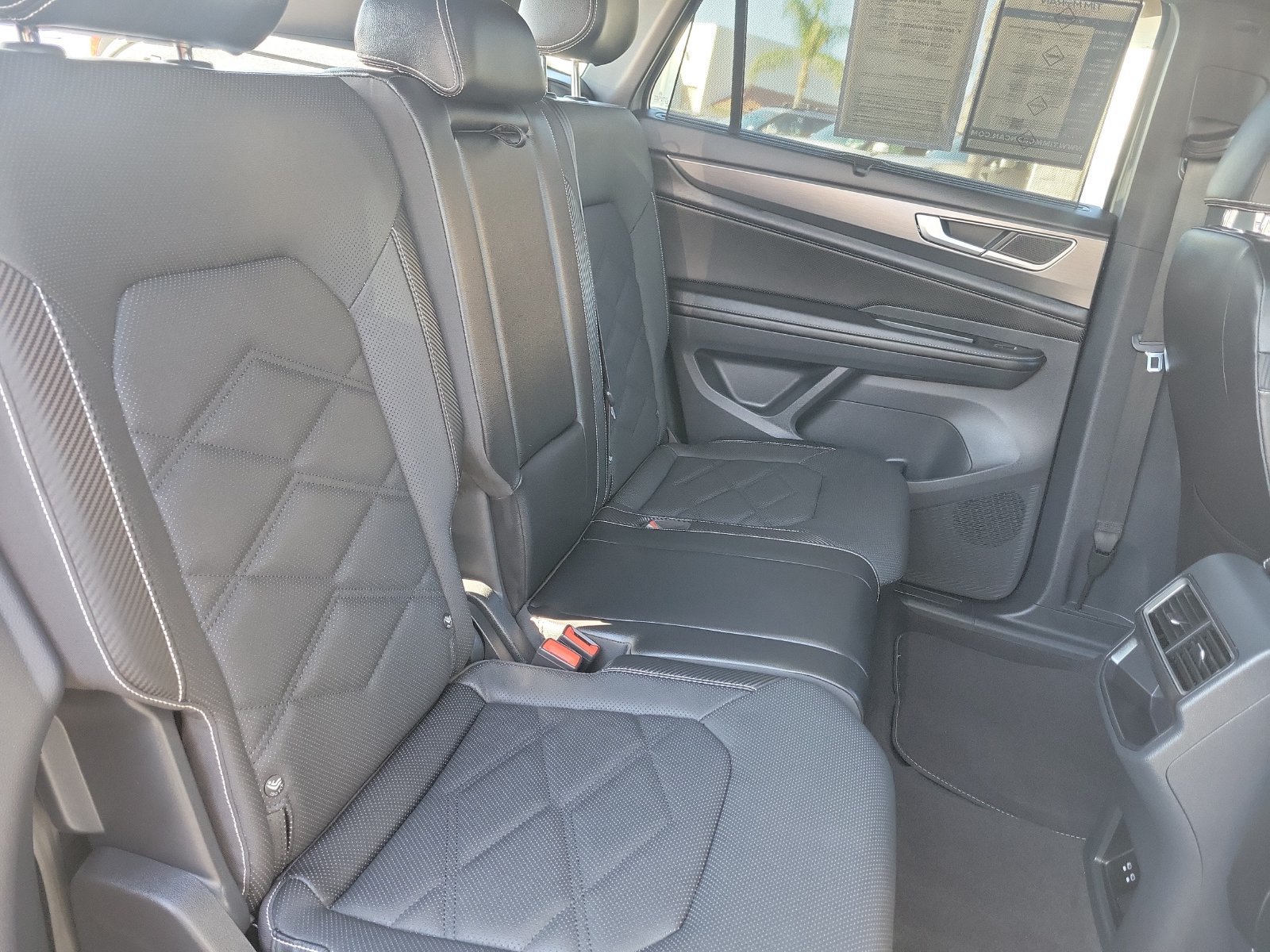 Used 2024 Volkswagen Atlas Cross Sport SE FWD image 26