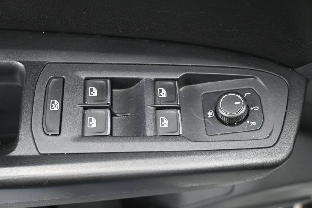 Used 2018 Volkswagen Atlas SE FWD image 14