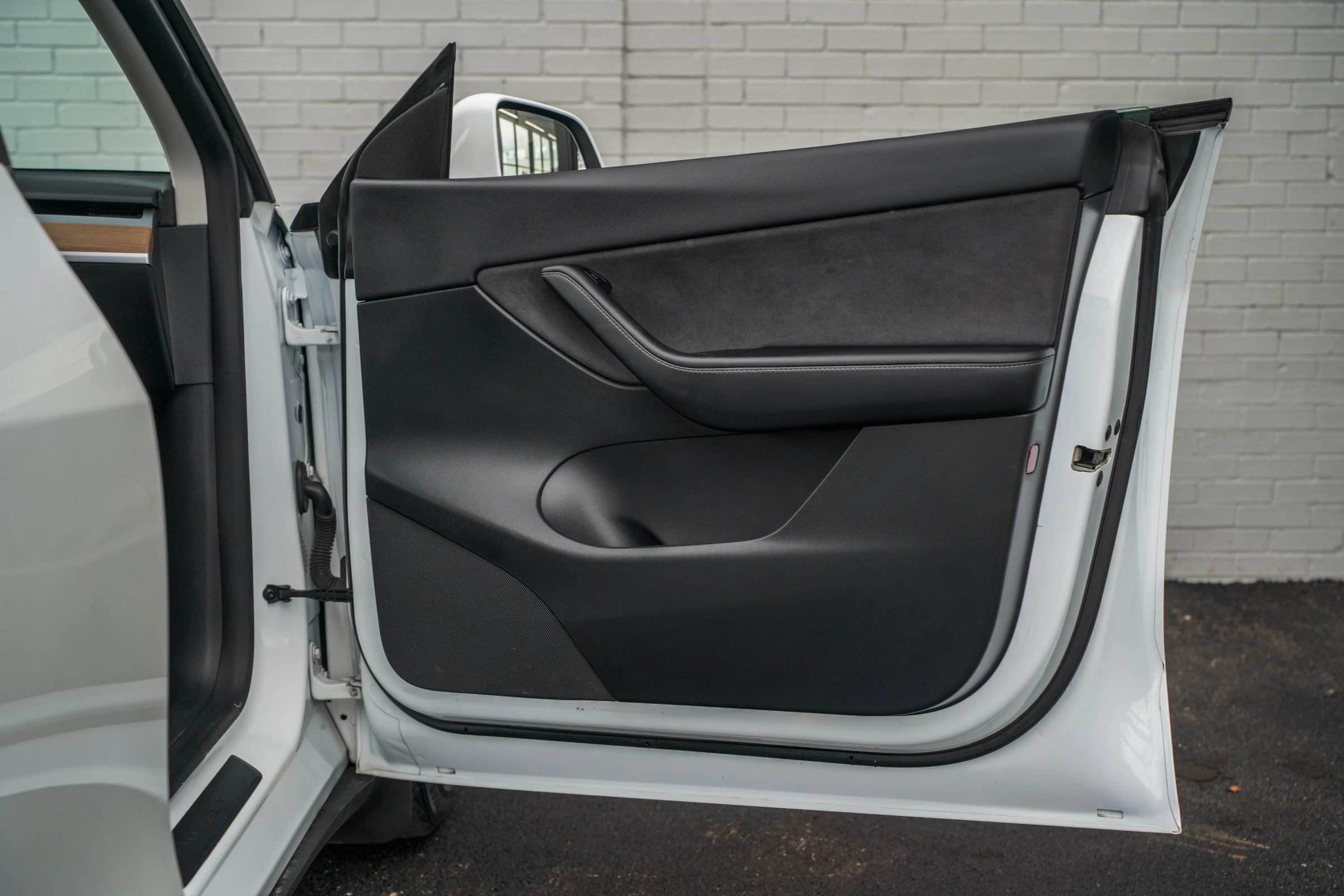 Used 2022 Tesla Model Y Long Range AWD/4WD image 22