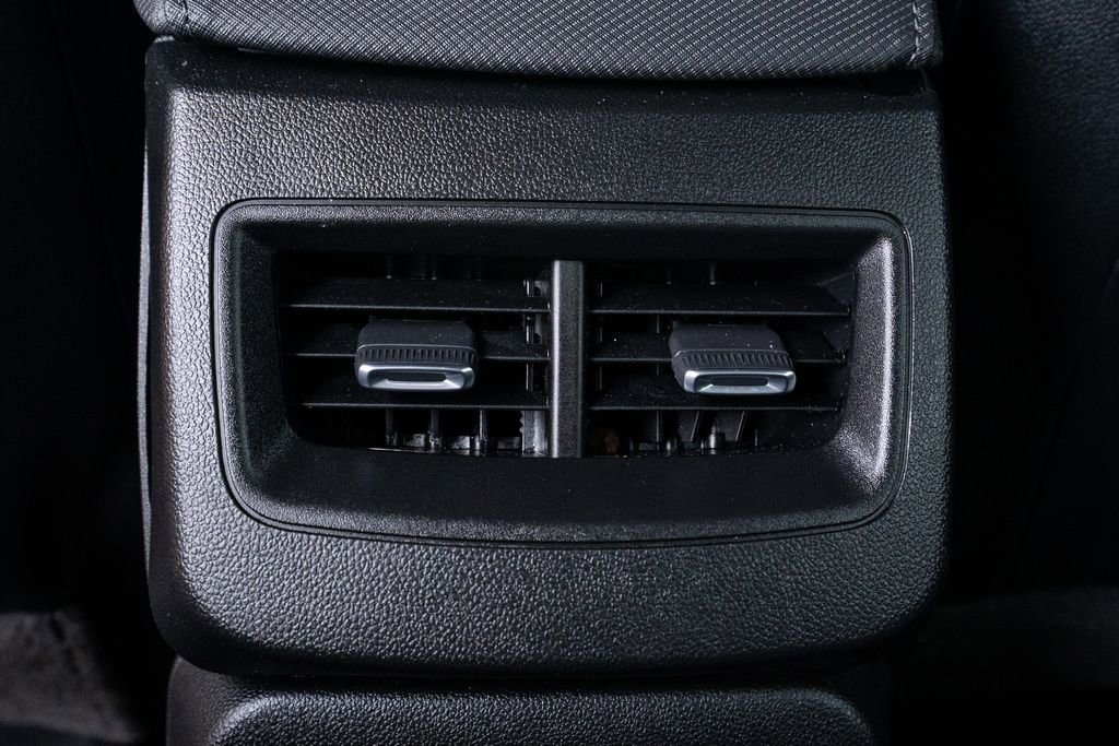 Used 2024 Chevrolet Equinox EV RS image 34