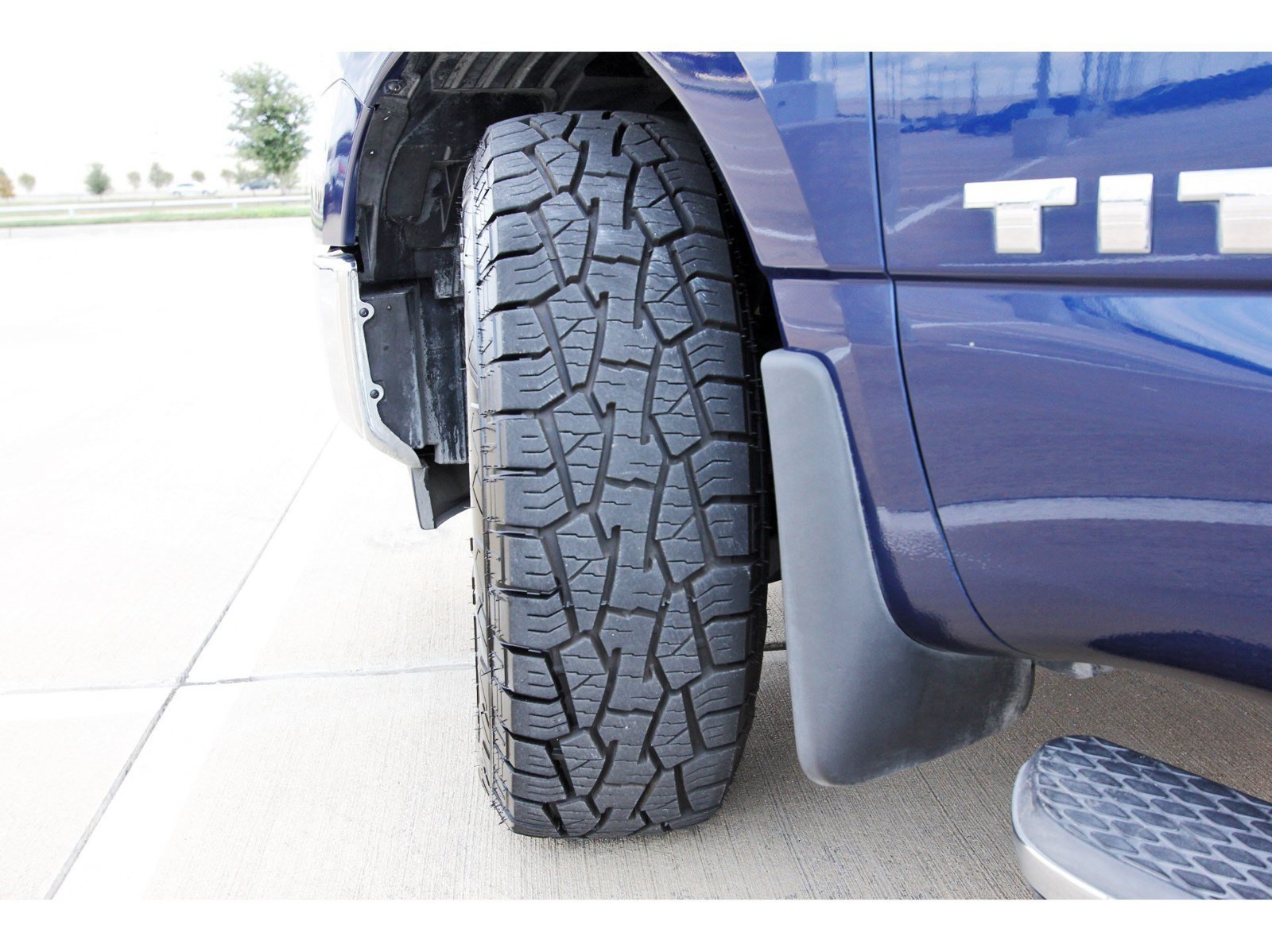Used 2018 Nissan Titan SV AWD/4WD image 33