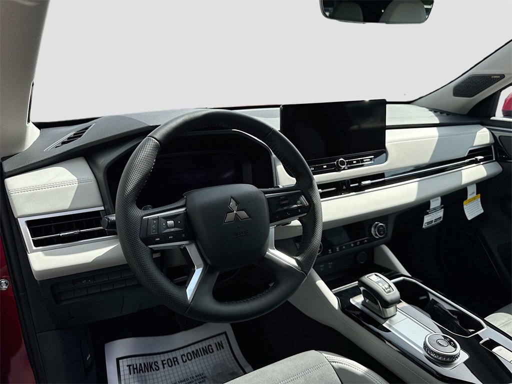 New 2025 Mitsubishi Outlander SE image 9