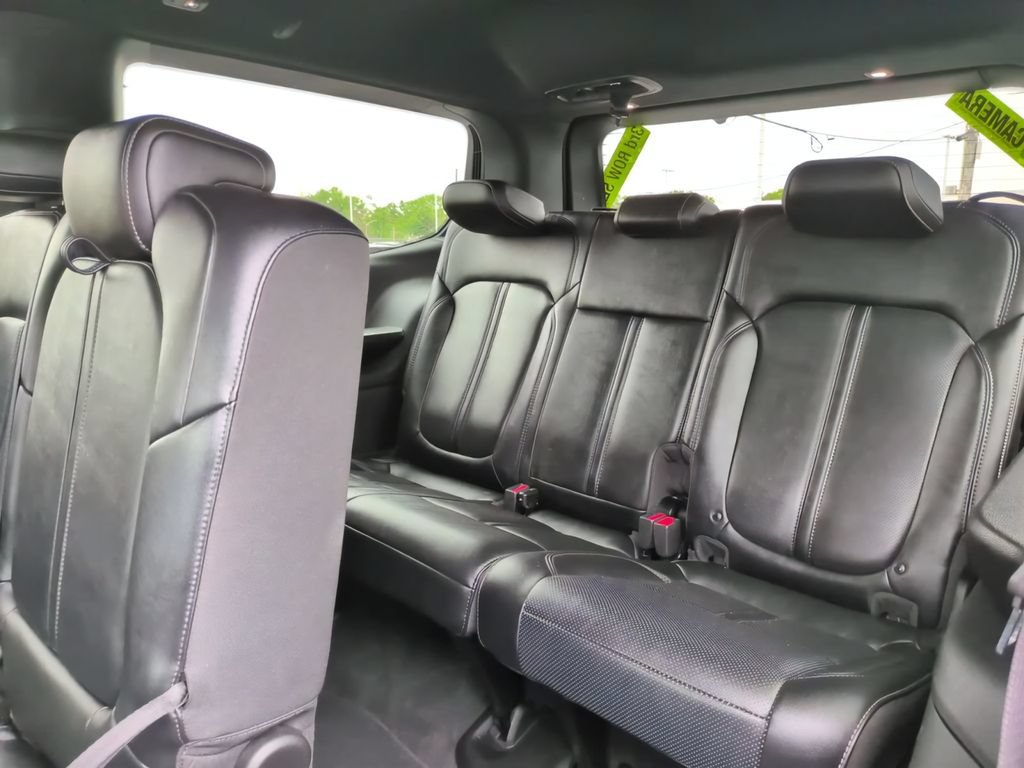 Used 2023 Jeep Wagoneer Series III w/ Preferred Equipment Group AWD/4WD image 15