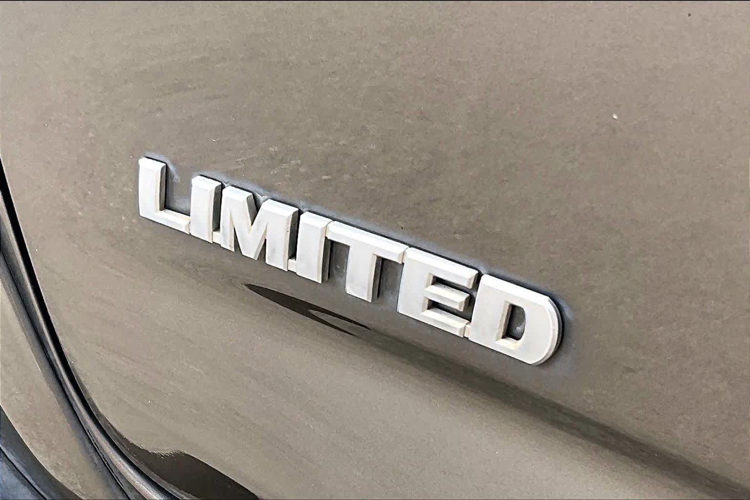 Used 2011 Toyota RAV4 Limited w/ Limited Extra Value Pkg FWD image 8