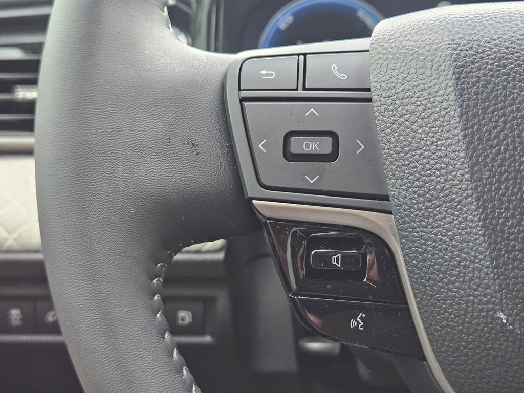 Used 2026 Toyota Camry XLE FWD image 23