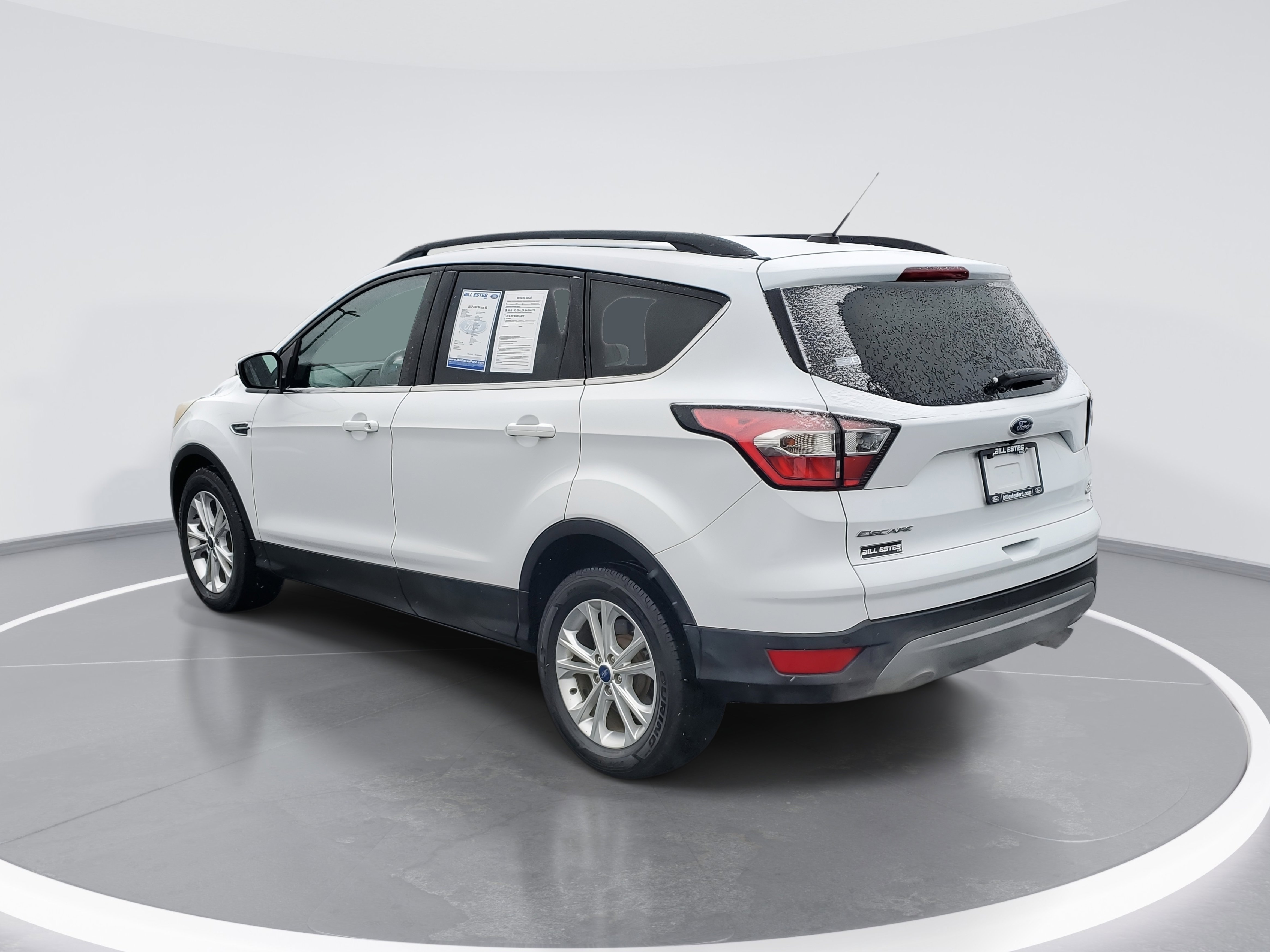 Used 2017 Ford Escape SE w/ SE Leather Comfort Package image 3